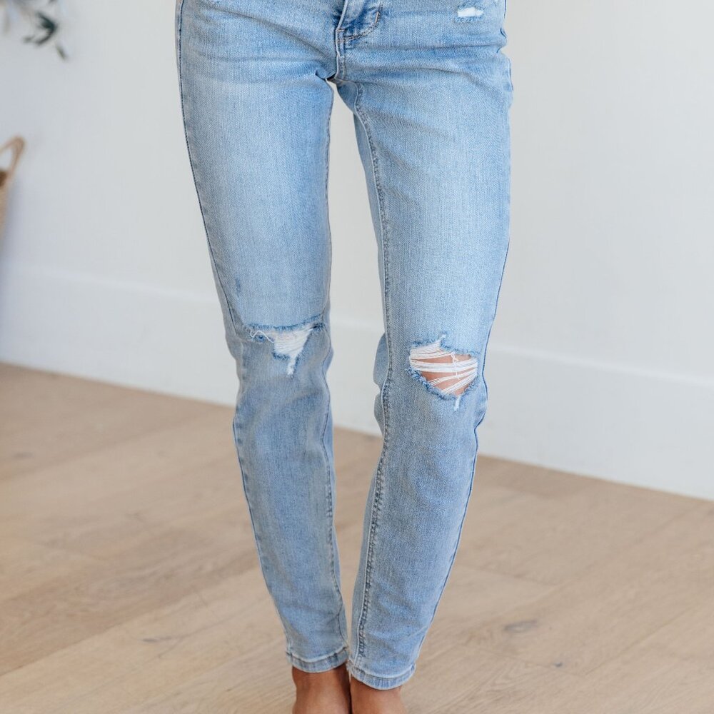 NWT Judy Blue Mid Rise Control Top Distressed Skinny Jeans - 0/24